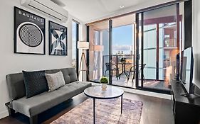 Modern 2Br Apt At Marvel Stadium With Parking & Rooftop Pool